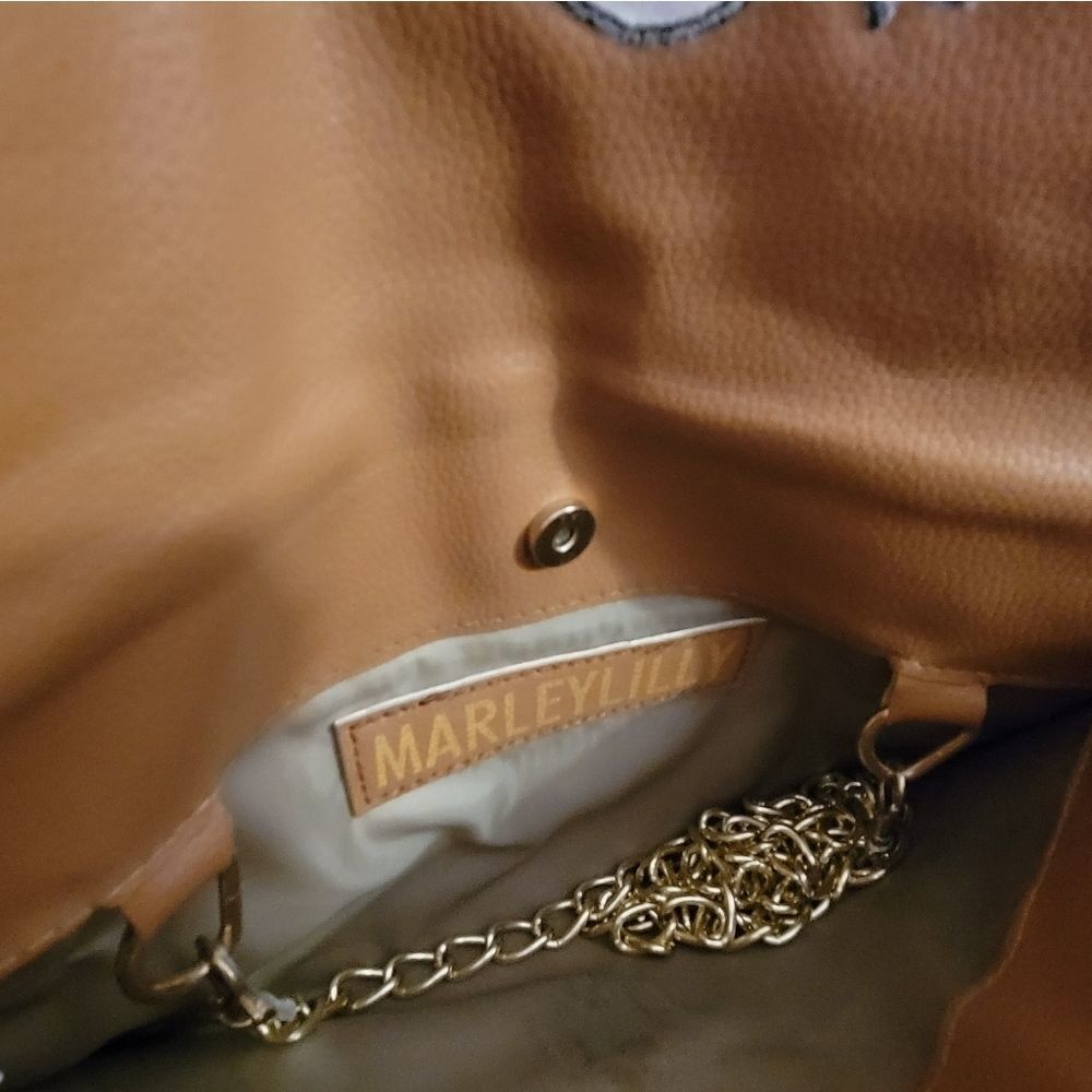 MONOGRAMMED CROSSBODY CLUTCH (ARL INITIALS) - Picture 11 of 16